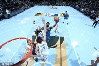 帮助年轻球 帮助年轻球